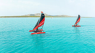 2 Happy Cat Star segeln sportlich im türkisen Meer